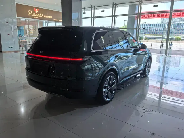 Li Auto L9 — Фото автомобиля 8