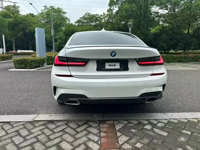 BMW 3 Series — Фото автомобиля 10