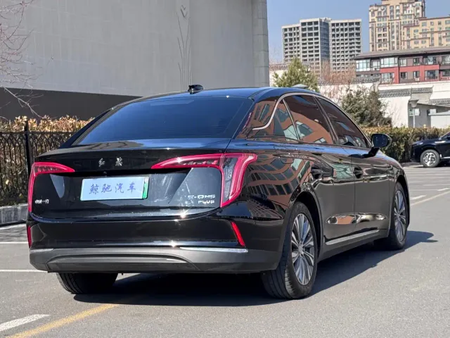 Hongqi E-QM5 — Фото автомобиля 5