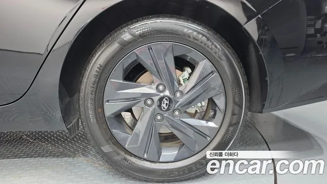 Hyundai Avante CN7 — Фото автомобиля 6