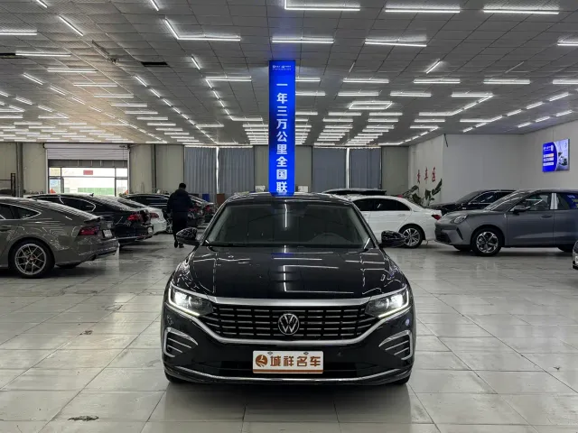 Volkswagen Passat — Фото автомобиля 2