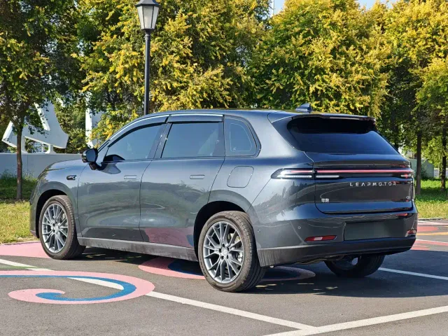 Leapmotor C10 — Фото автомобиля 4