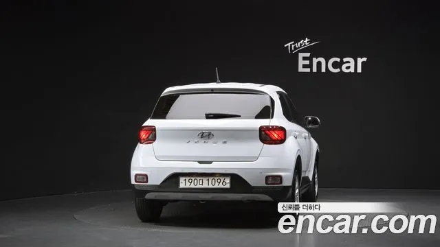 Hyundai Venue — Фото автомобиля 4