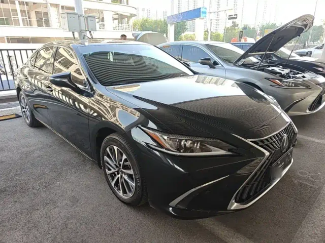 Lexus ES — Фото автомобиля 3