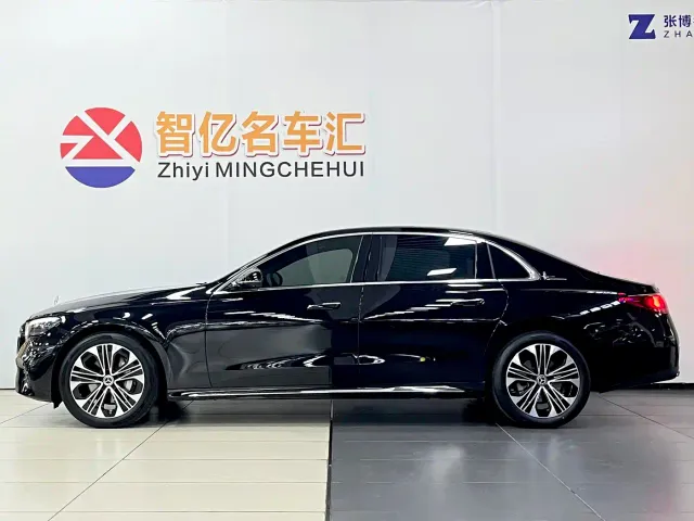 Mercedes-Benz E-Class — Фото автомобиля 4