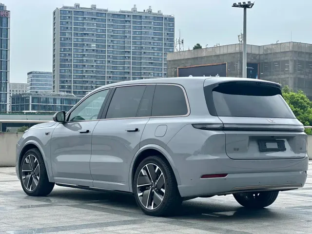 Li Auto L9 — Фото автомобиля 19