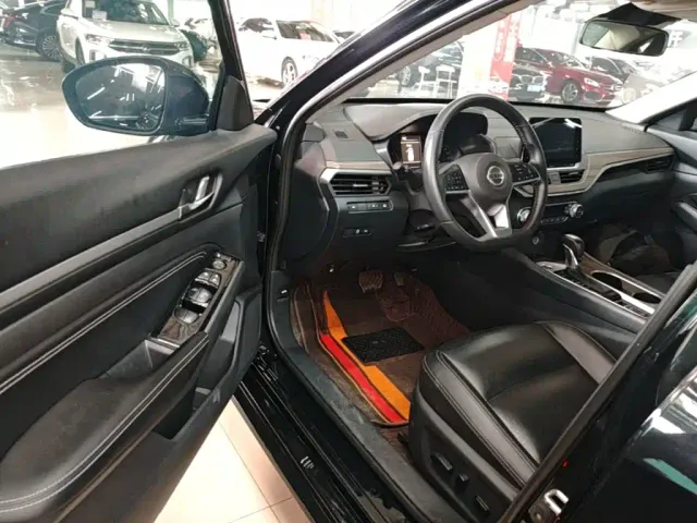 Nissan Teana — Фото автомобиля 15
