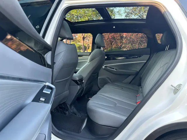 Geely Boyue — Фото автомобиля 11