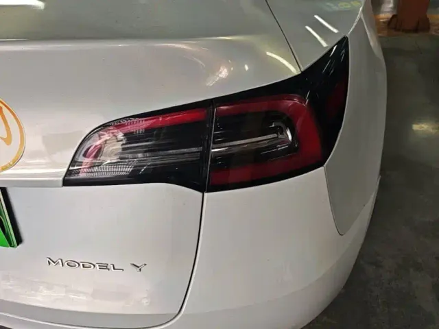 Tesla Model Y — Фото автомобиля 7