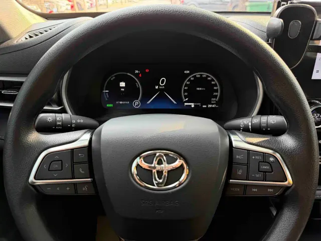 Toyota Highlander — Фото автомобиля 10