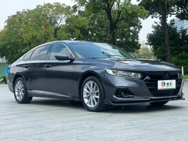 Honda Accord — Фото автомобиля 3