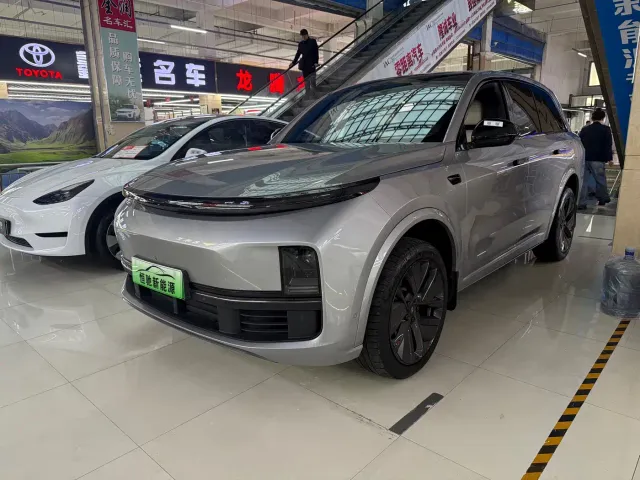 Li Auto L8 — Фото автомобиля 2