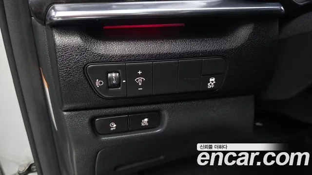 Kia Niro — Фото автомобиля 26