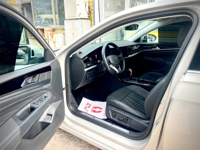 Volkswagen Passat — Фото автомобиля 9