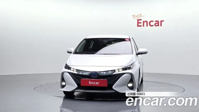 Toyota Prius — Фото автомобиля 3