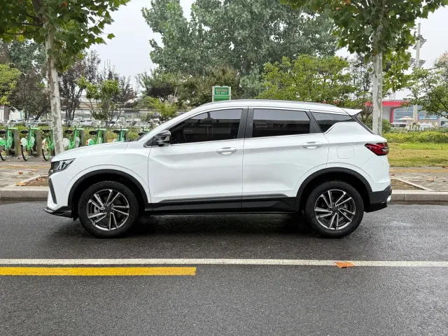 Geely Binyue — Фото автомобиля 3