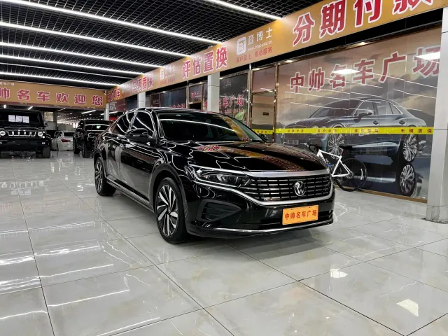 Volkswagen Passat — Фото автомобиля 3