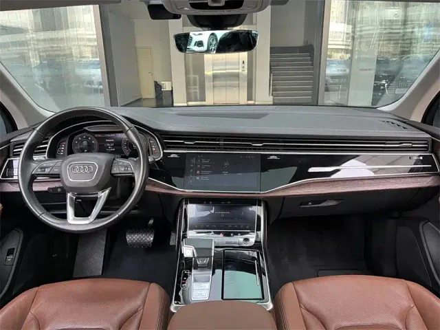 Audi Q7 — Фото автомобиля 6