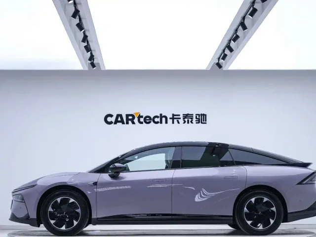 Xpeng P7+ — Фото автомобиля 2