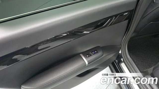 Hyundai Grandeur GN7 — Фото автомобиля 14