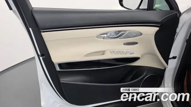 Genesis GV70 — Фото автомобиля 13