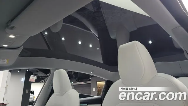 Tesla Model Y — Фото автомобиля 26