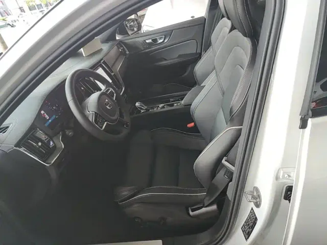 Volvo S60 — Фото автомобиля 14