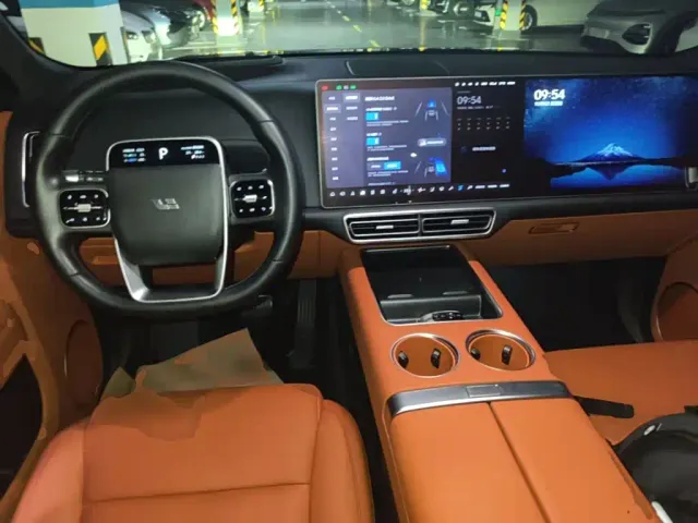 Li Auto L9 — Фото автомобиля 9