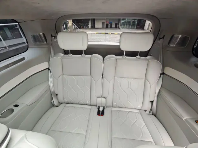 Volvo EM90 — Фото автомобиля 15
