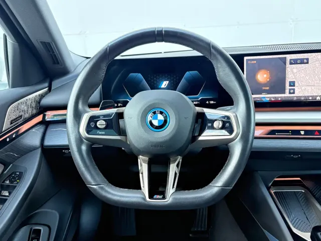 BMW i5 — Фото автомобиля 19