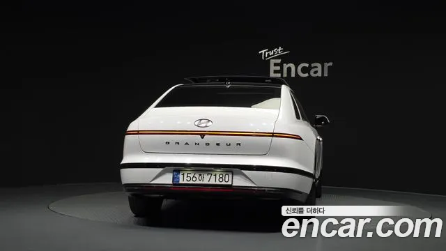 Hyundai Grandeur GN7 — Фото автомобиля 4
