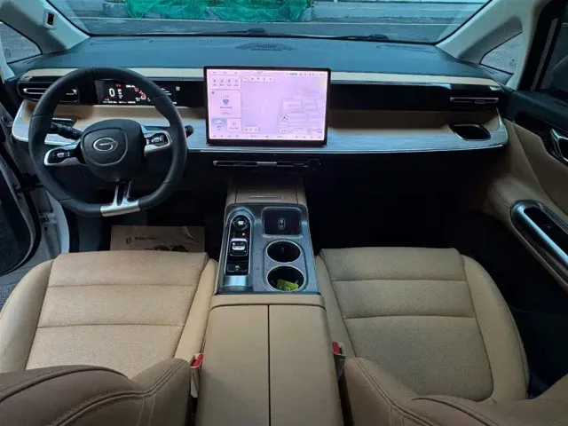 GAC Trumpchi E8 — Фото автомобиля 3