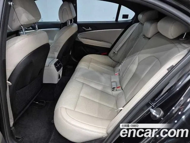 Genesis G70 — Фото автомобиля 12