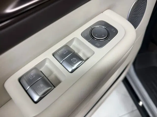 Li Auto MEGA — Фото автомобиля 8