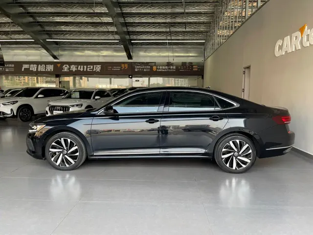 Volkswagen Passat — Фото автомобиля 8