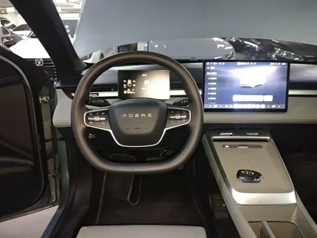 Roewe D6 — Фото автомобиля 10