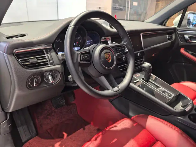 Porsche Macan — Фото автомобиля 8