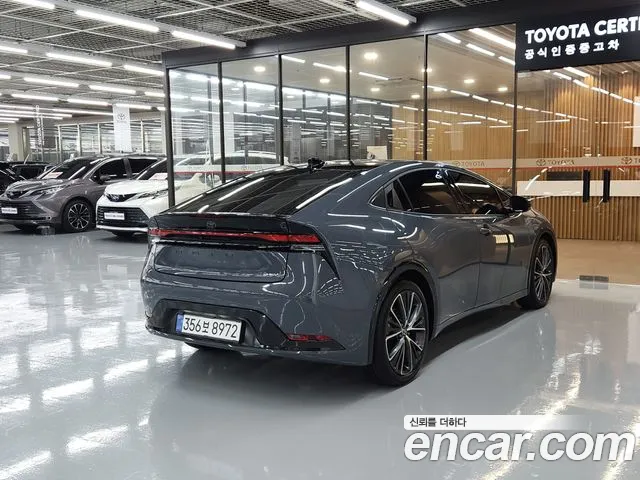 Toyota Prius — Фото автомобиля 2