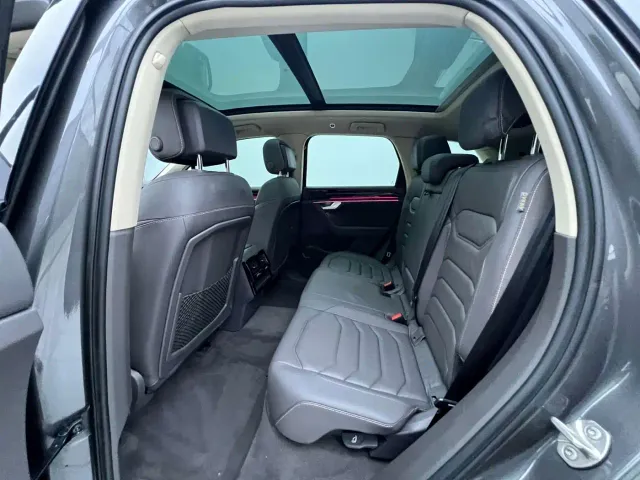 Volkswagen Touareg — Фото автомобиля 9