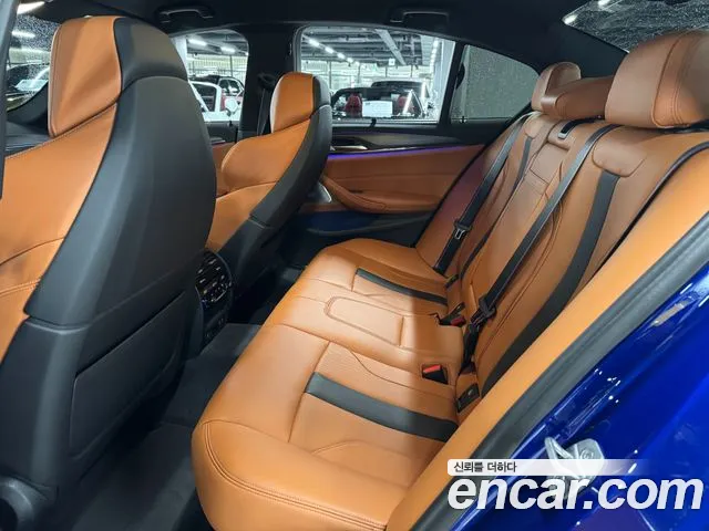 BMW M5 — Фото автомобиля 9