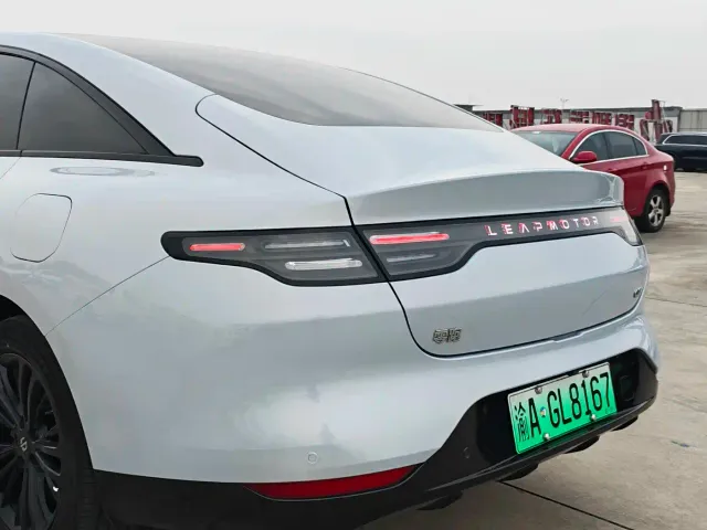 Leapmotor C01 — Фото автомобиля 8