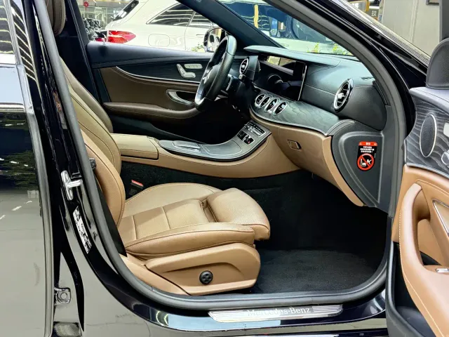Mercedes-Benz E-Class — Фото автомобиля 18