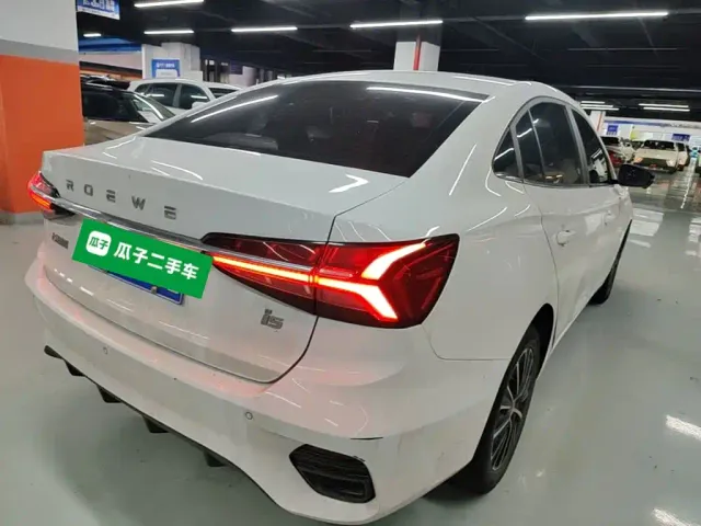 Roewe i5 — Фото автомобиля 6