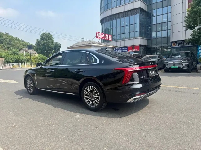 Hongqi H5 — Фото автомобиля 8