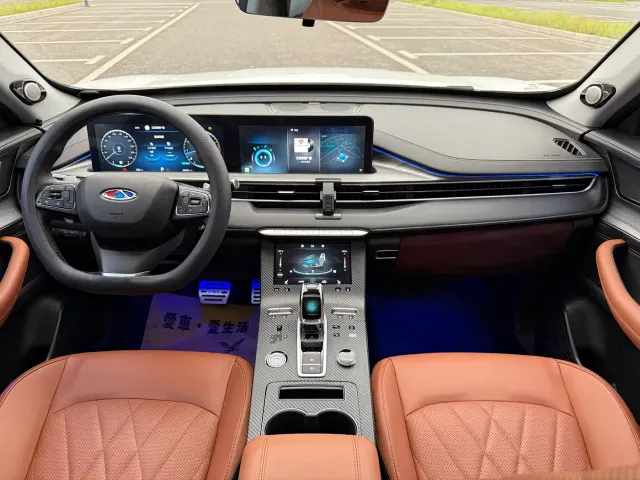 Chery Tiggo 8 PLUS — Фото автомобиля 13