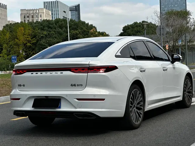 Bestune B70 — Фото автомобиля 12