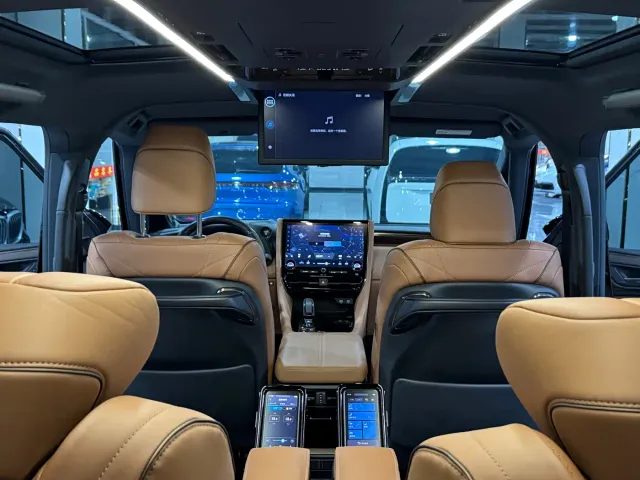 Toyota Vellfire — Фото автомобиля 6