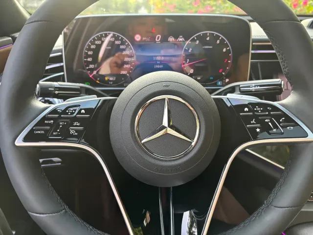 Mercedes-Benz E-Class — Фото автомобиля 11
