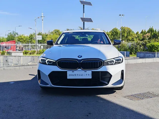 BMW 3 Series — Фото автомобиля 2