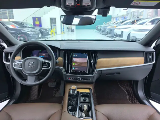 Volvo S90 — Фото автомобиля 7